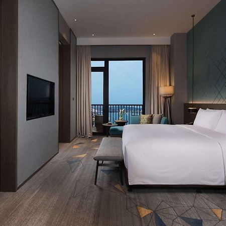 Doubletree By Hilton Qingdao Oriental Movie Metropolis Hotel Exterior photo
