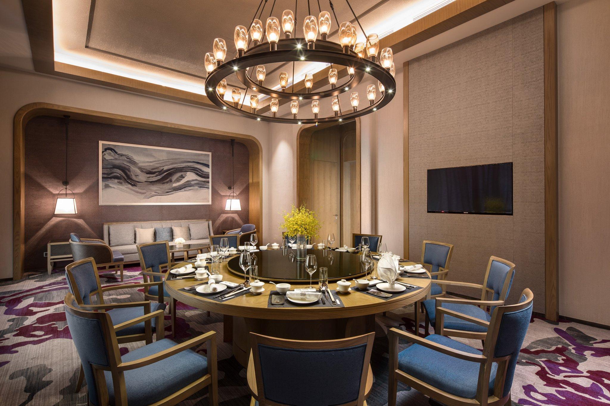 Doubletree By Hilton Qingdao Oriental Movie Metropolis Hotel Exterior photo